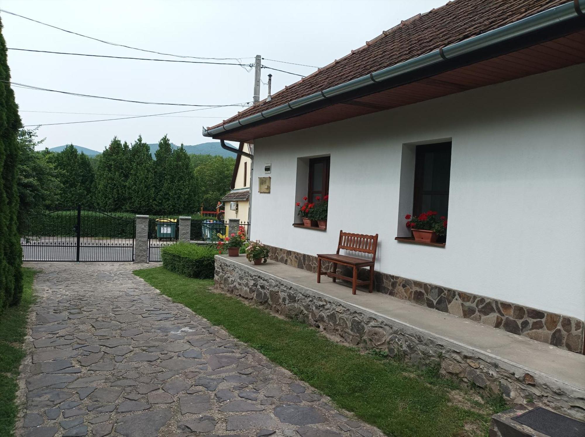 Kemencés Vendégház Mikohaza Esterno foto