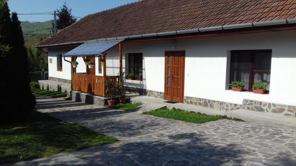 Kemencés Vendégház Mikohaza Esterno foto
